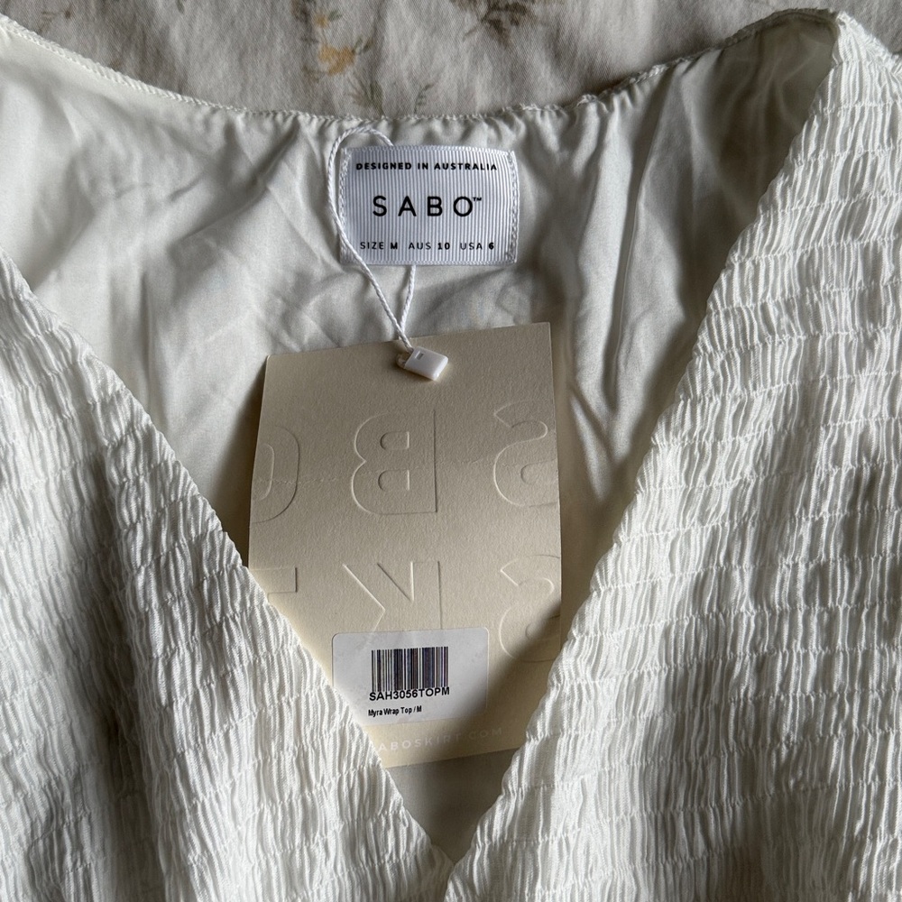 Sabo Myra white wrap top size 6 in great condition never worn new with tags - Picture 4 of 6